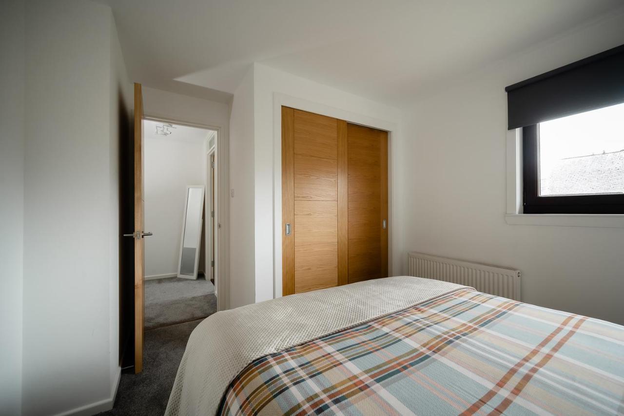 Ness Riverfront Holiday Home - City Centre Інвернесс Екстер'єр фото